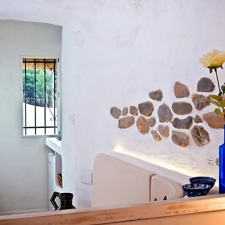 Cuevas De * מונאצ'יל